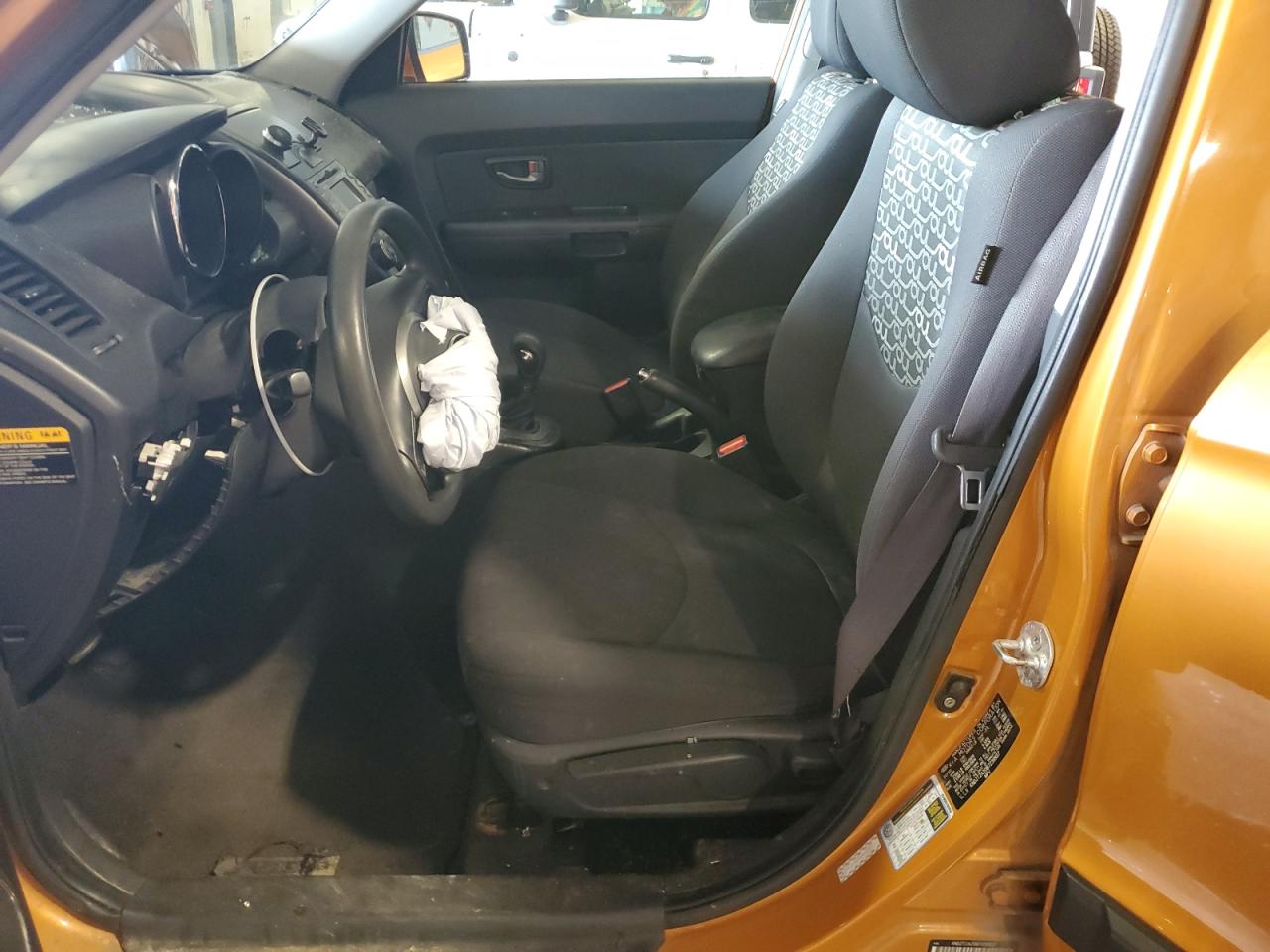2011 Kia Soul + VIN: KNDJT2A20B7239937 Lot: 63516145