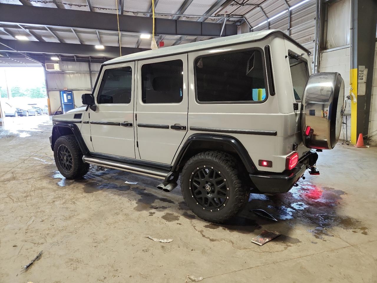 2003 Mercedes-Benz G 500 VIN: WDCYR49E13X142636 Lot: 63864025