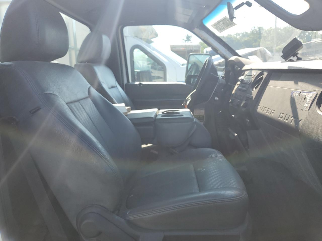 2016 Ford F550 Super Duty VIN: 1FDUF5GT1GEB00548 Lot: 63067235