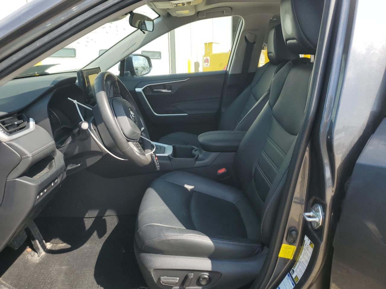 2022 Toyota Rav4 Xle Premium VIN: 4T3B6RFV8NU097286 Lot: 64699295