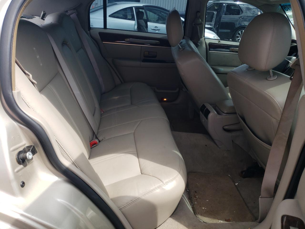 2009 Lincoln Town Car Signature Limited VIN: 2LNHM82V69X612809 Lot: 63385215