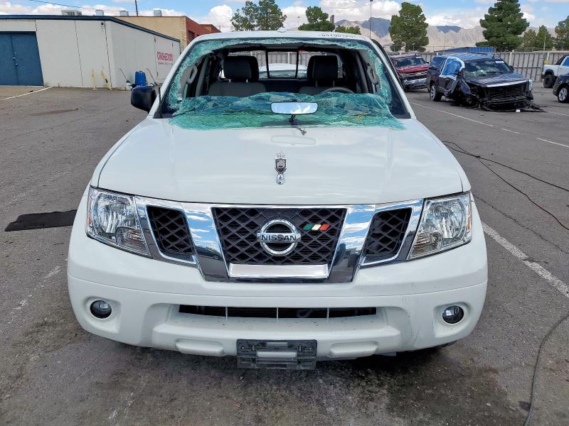  NISSAN FRONTIER 2017 Biały