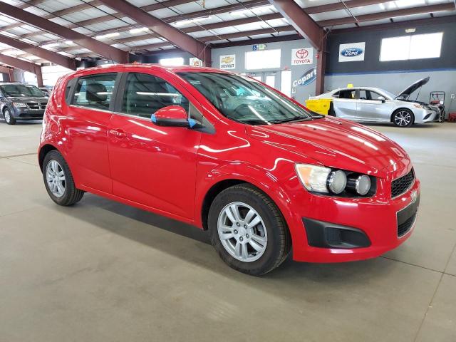 Hatchbacks CHEVROLET SONIC 2015 Czerwony