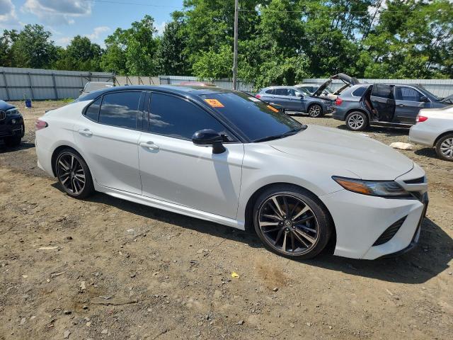  TOYOTA CAMRY 2019 Белы
