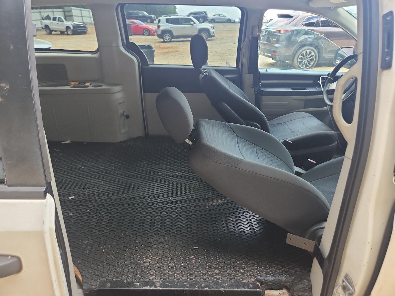 2010 Dodge Grand Caravan C/V VIN: 2D4CN1AE3AR244377 Lot: 65817385