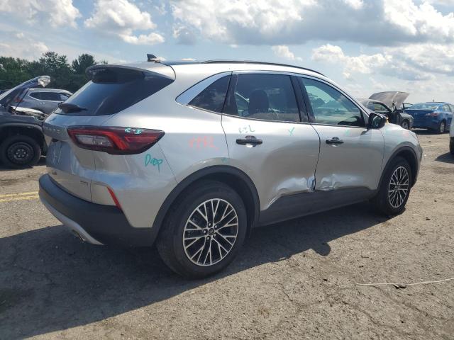 FORD ESCAPE 2023 Srebrny