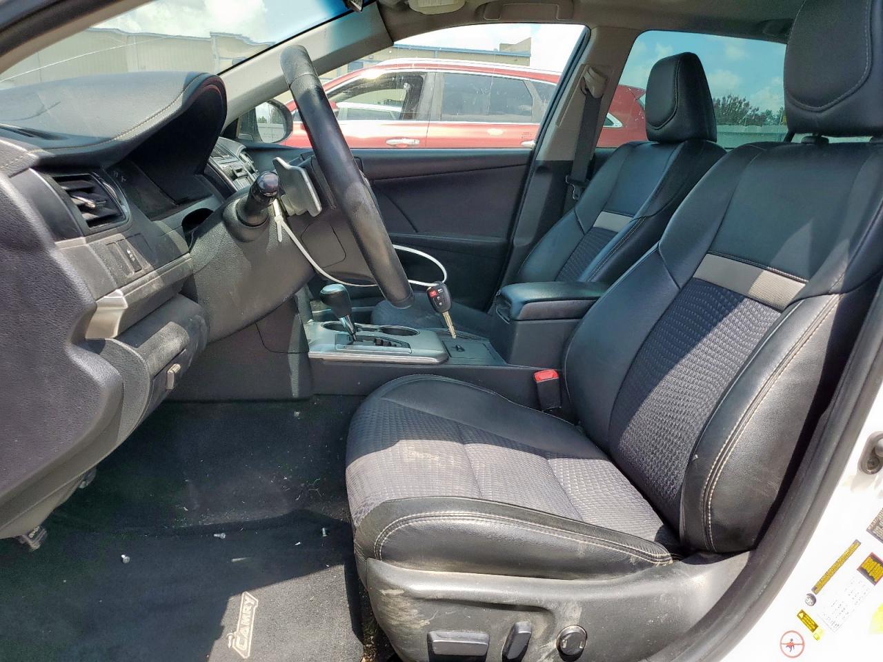 2014 Toyota Camry L VIN: 4T1BF1FK0EU756106 Lot: 61972185