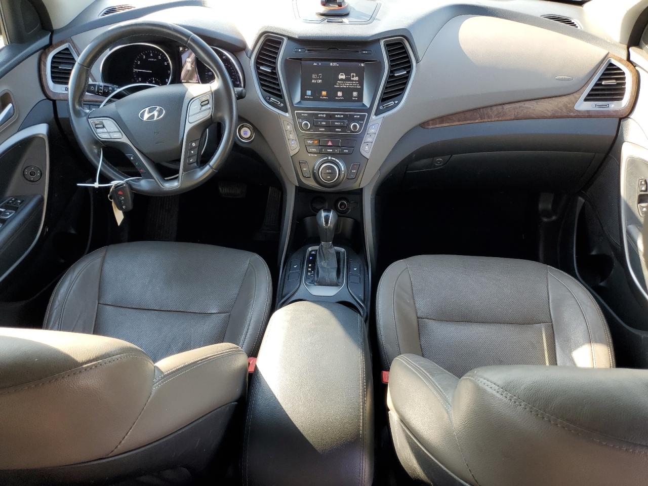2017 Hyundai Santa Fe Se VIN: KM8SN4HF0HU198783 Lot: 64421015