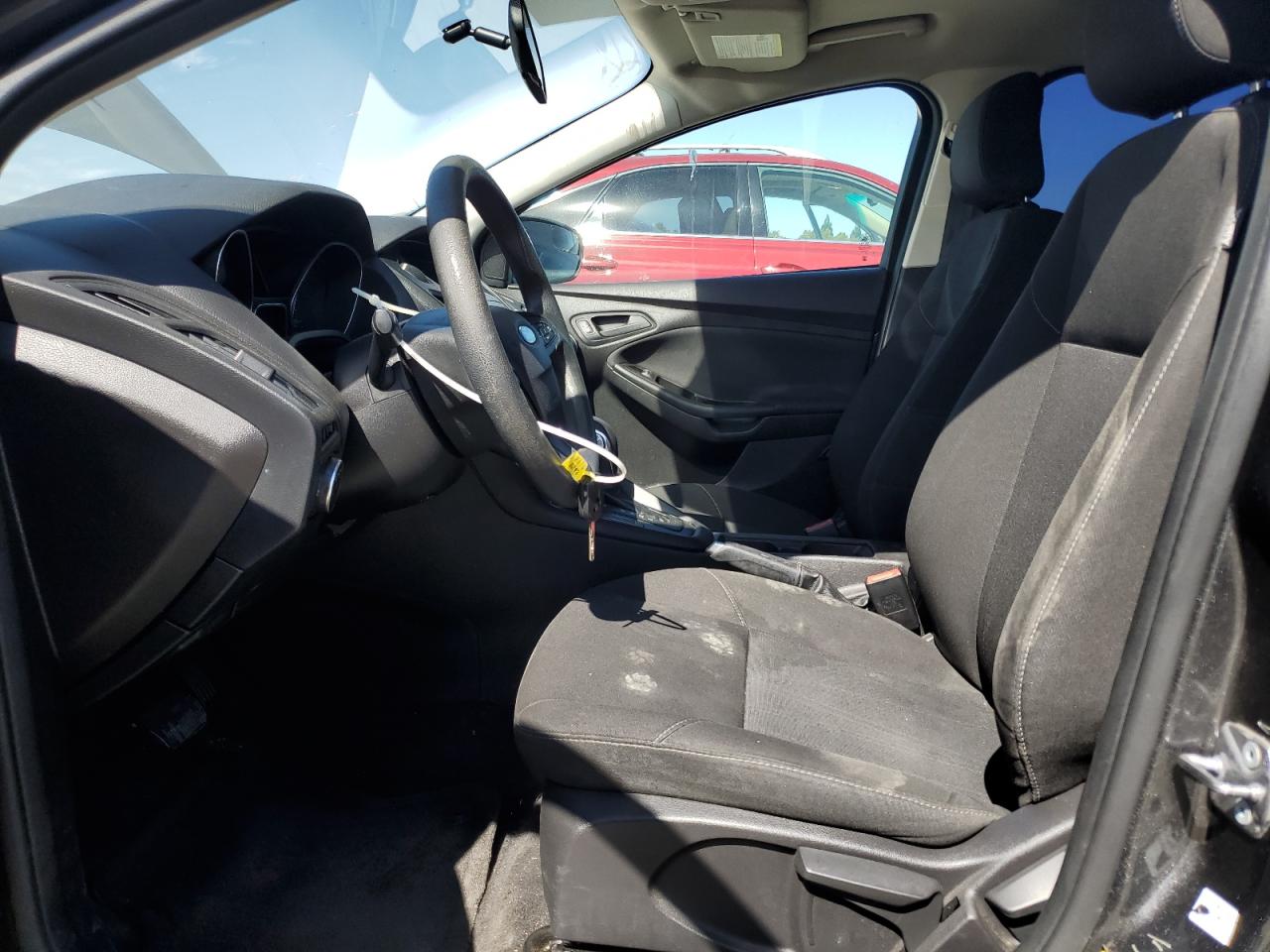 2018 Ford Focus S VIN: 1FADP3E24JL304415 Lot: 66207075