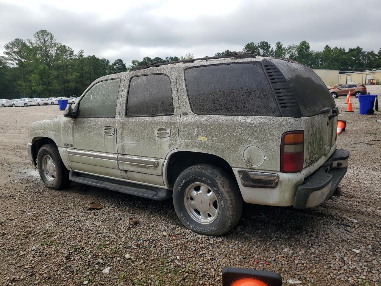 2002 GMC Yukon white null flexible 1GKEK13ZX2R234133 photo #3