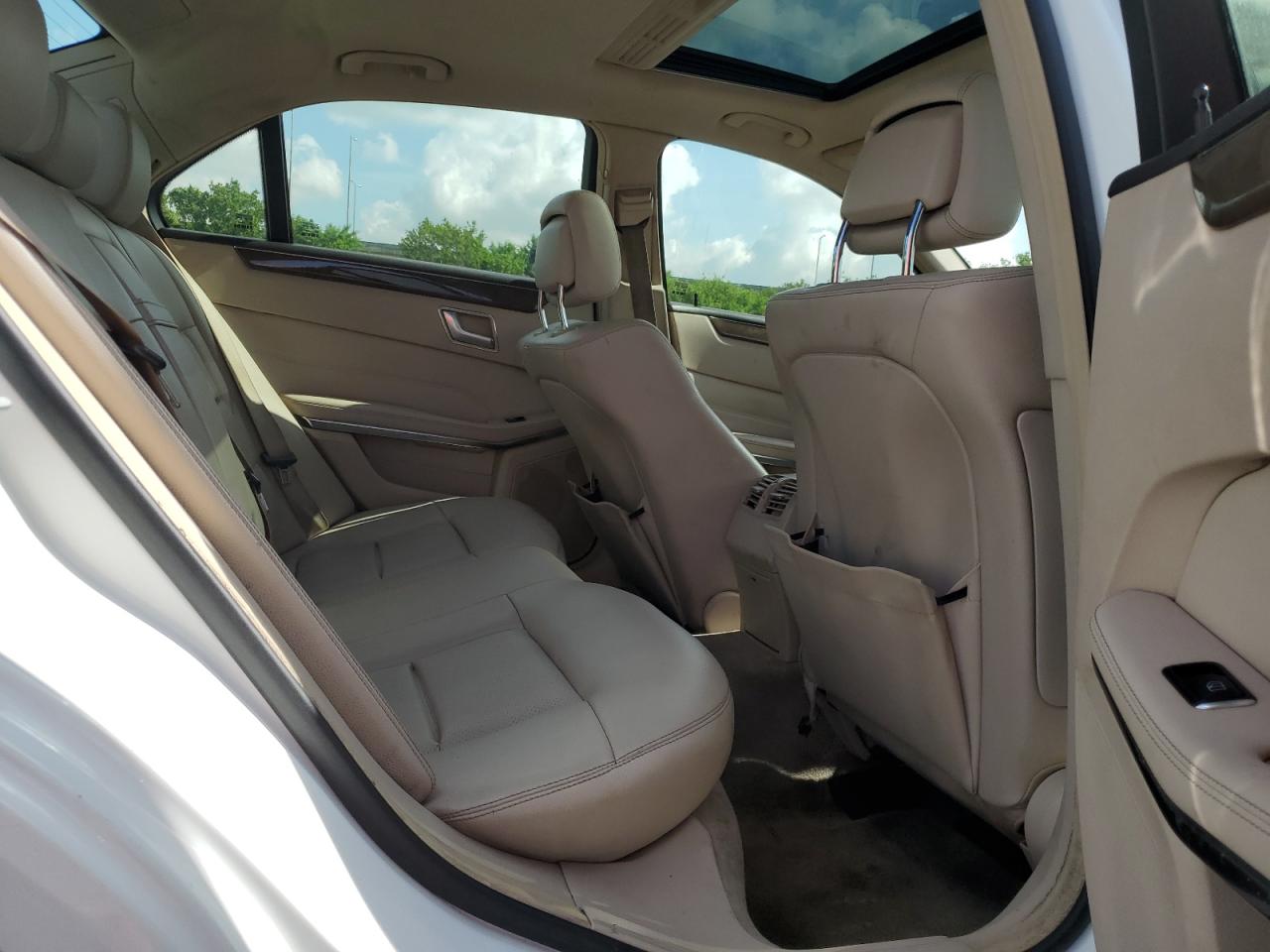 2014 Mercedes-Benz E 350 VIN: WDDHF5KB5EA861484 Lot: 63795675