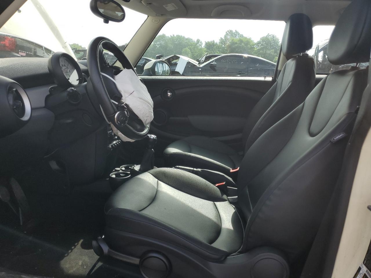 2011 Mini Cooper VIN: WMWSU3C5XBT184397 Lot: 66121975