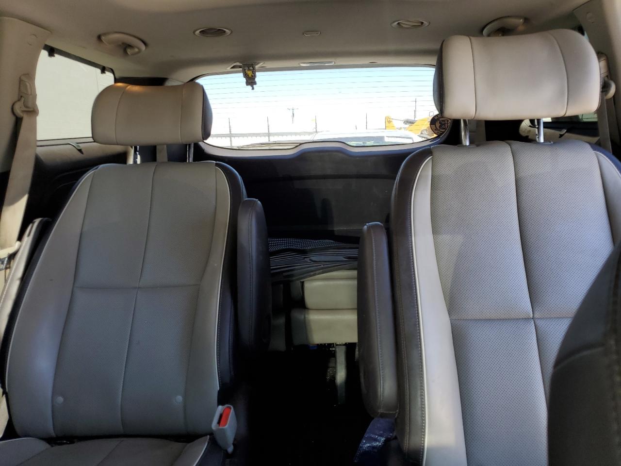 2018 Kia Sedona Sxl VIN: KNDME5C11J6397687 Lot: 64685165
