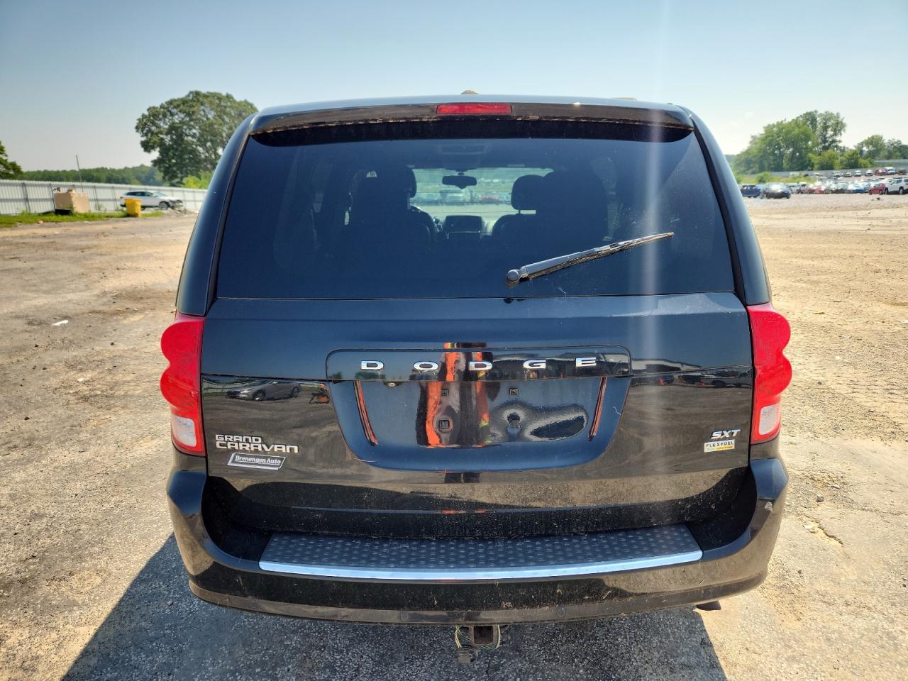 2017 Dodge Grand Caravan Sxt VIN: 2C4RDGCG6HR745883 Lot: 64665225