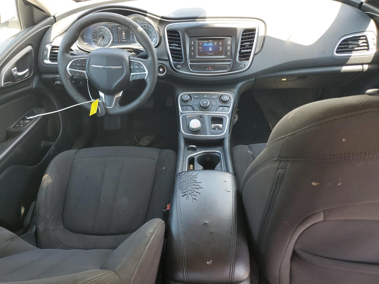 2015 Chrysler 200 Limited VIN: 1C3CCCAB0FN679614 Lot: 64724415
