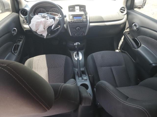 NISSAN VERSA 2015 Srebrny