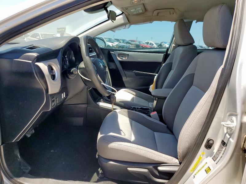  TOYOTA COROLLA 2017 Серебристый