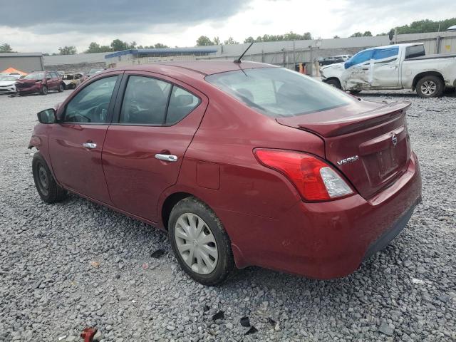  NISSAN VERSA 2018 Czerwony