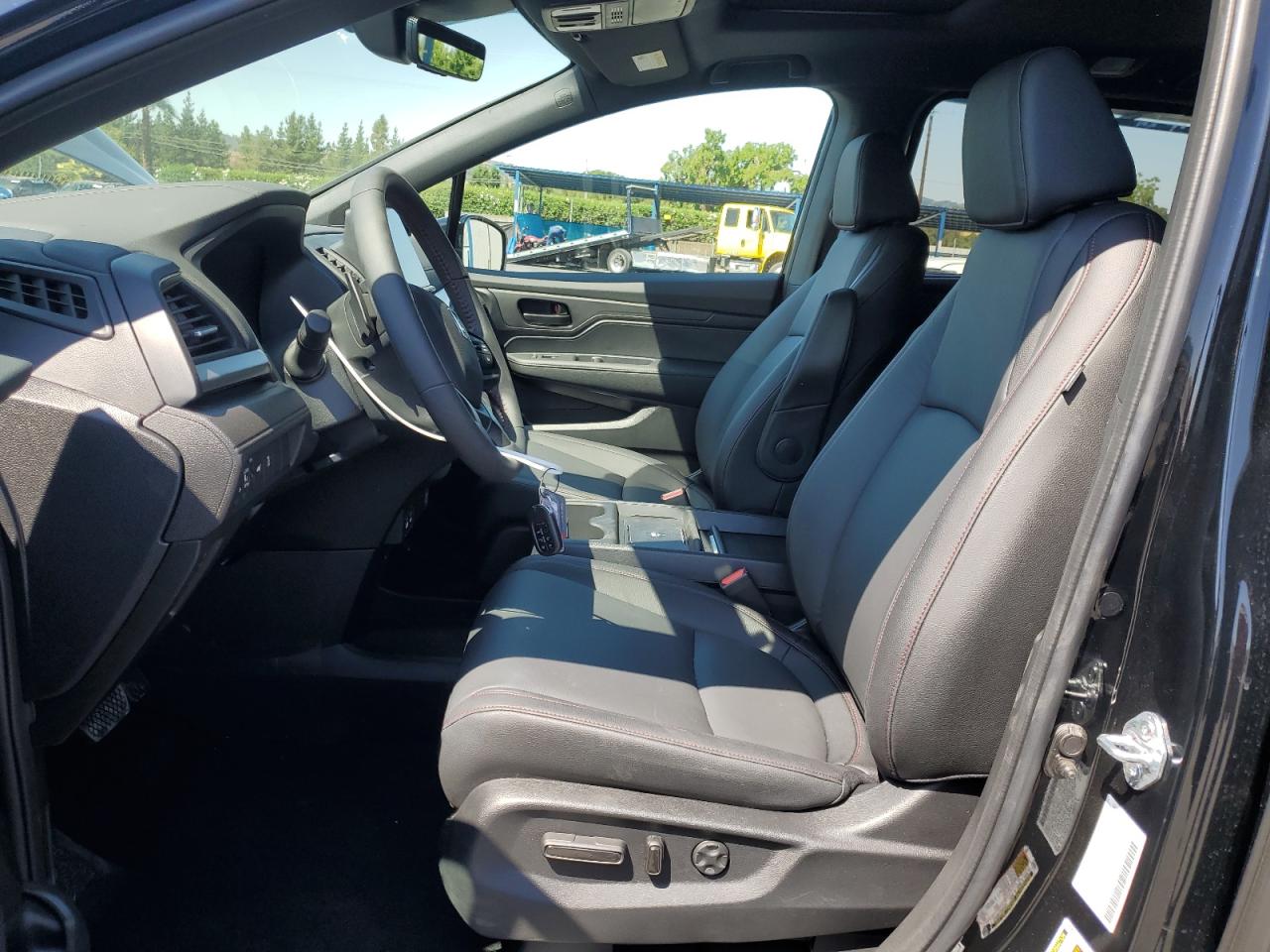 2025 Honda Odyssey Sport-L VIN: 5FNRL6H74SB076117 Lot: 64588375