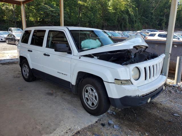  JEEP PATRIOT 2016 Белы