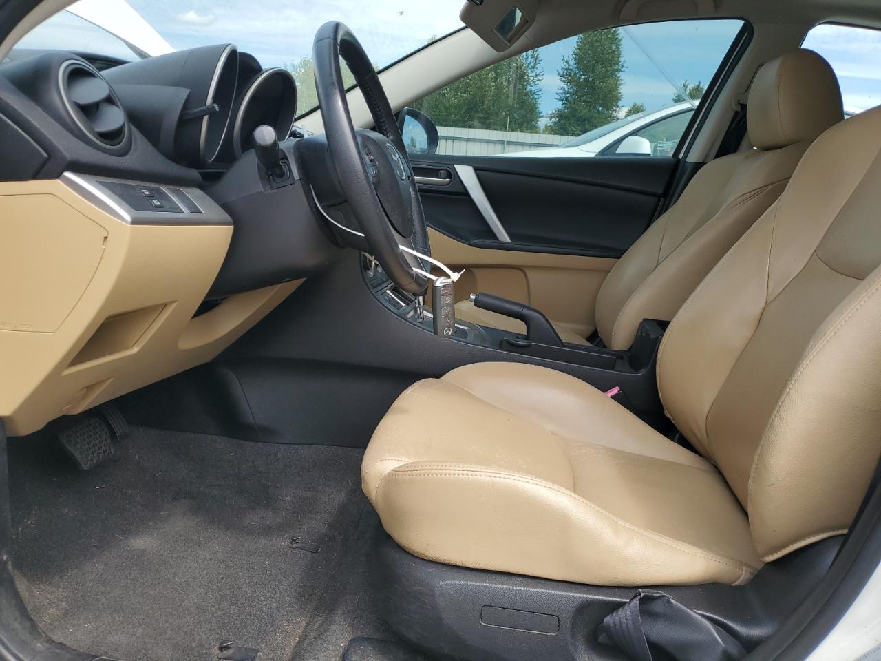 2011 Mazda 3 S VIN: JM1BL1W55B1394813 Lot: 63334625