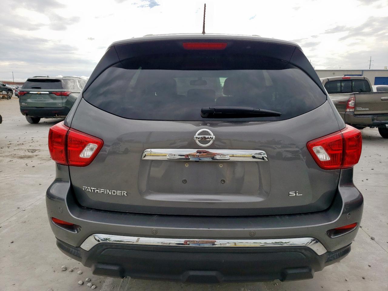 2018 Nissan Pathfinder S VIN: 5N1DR2MNXJC618981 Lot: 62577575