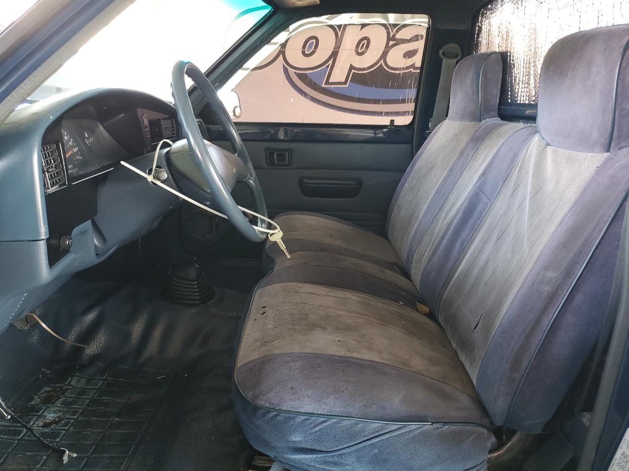 1990 Toyota Pickup 1/2 Ton Short Wheelbase VIN: JT4RN81A2L0052829 Lot: 64253875