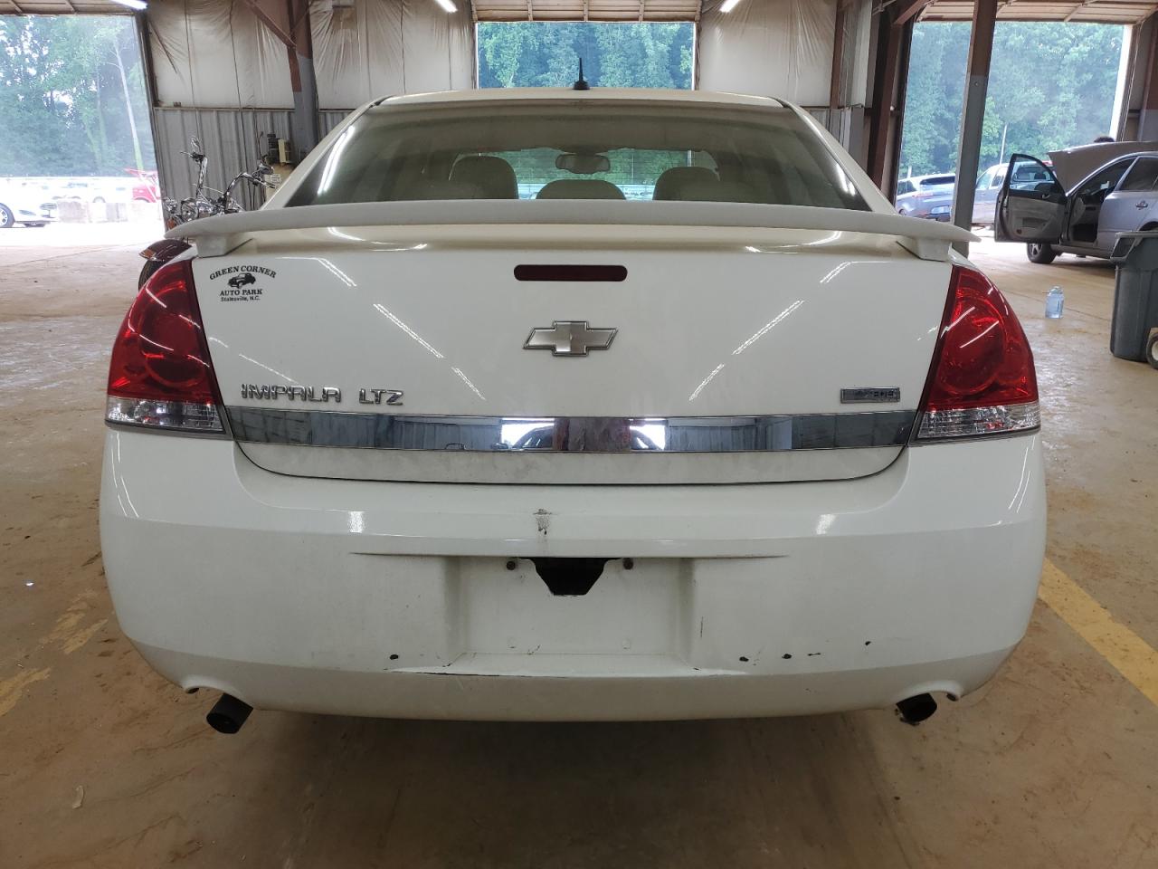 2008 Chevrolet Impala Ltz VIN: 2G1WU583881251819 Lot: 63138415