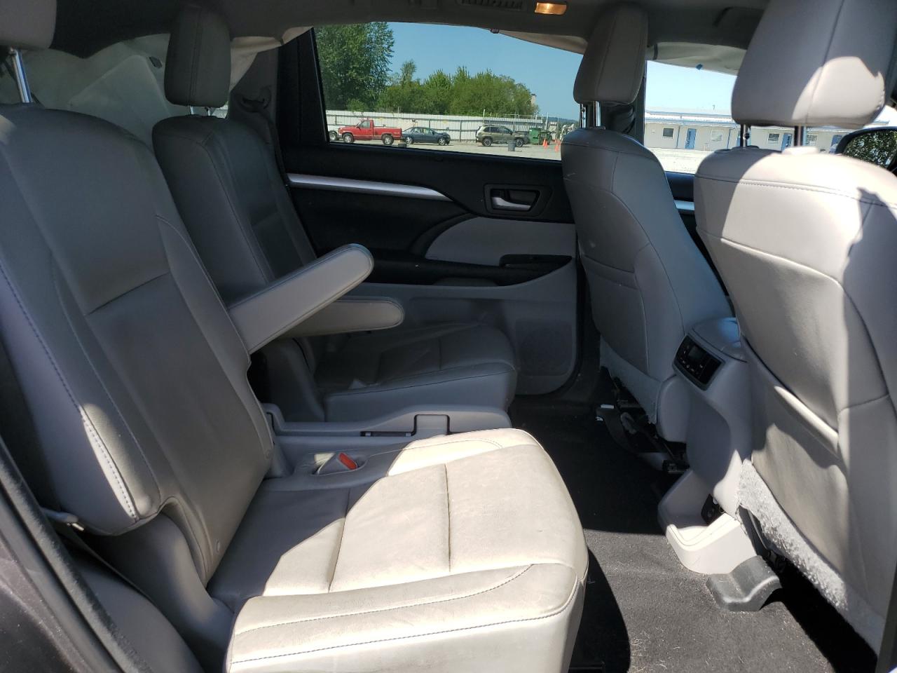 2016 Toyota Highlander Xle VIN: 5TDKKRFH2GS129031 Lot: 65219765