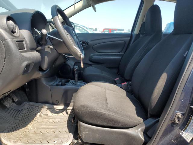Sedans NISSAN VERSA 2015 Granatowy