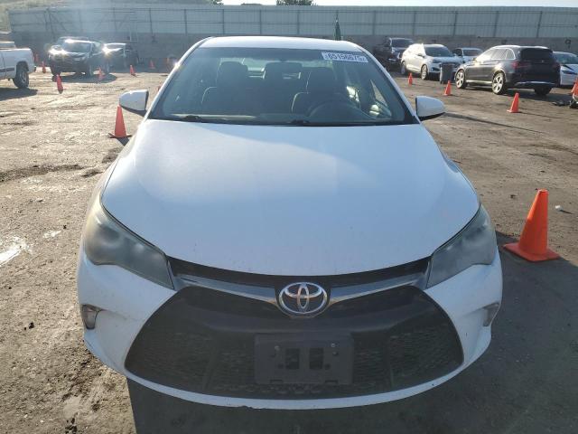  TOYOTA CAMRY 2017 Biały