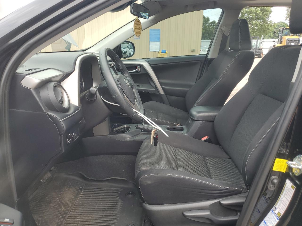 2017 Toyota Rav4 Xle VIN: 2T3RFREV2HW669411 Lot: 65179615