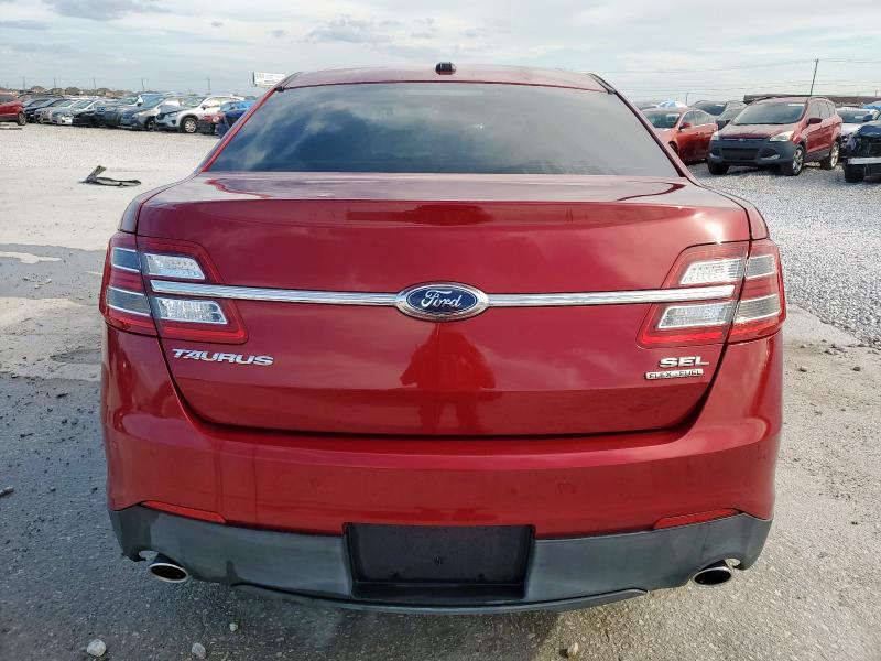  FORD TAURUS 2017 Красный