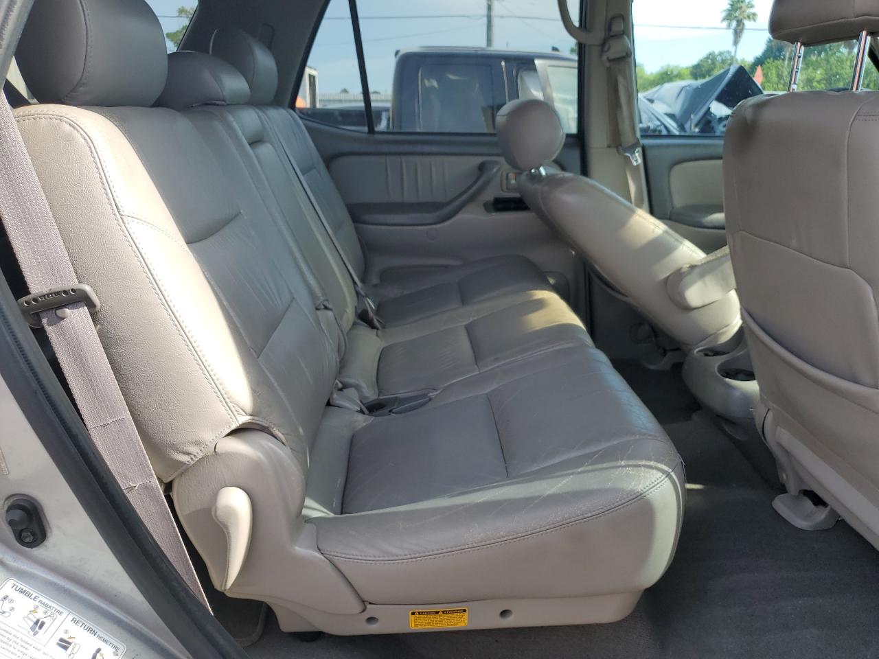 2002 Toyota Sequoia Limited VIN: 5TDZT38A32S060299 Lot: 63744685