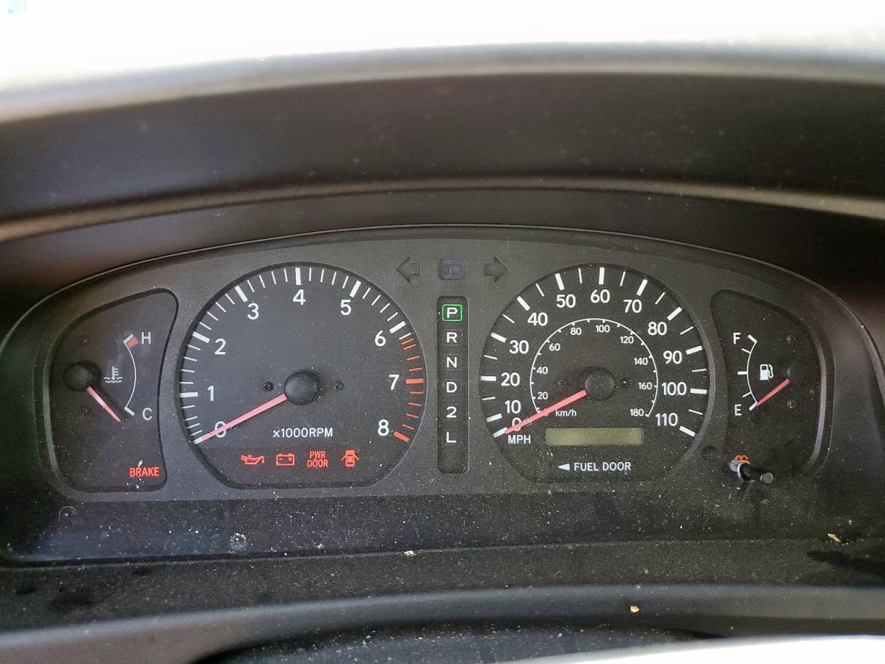 2000 Toyota Sienna Le VIN: 4T3ZF13C1YU199939 Lot: 64784415