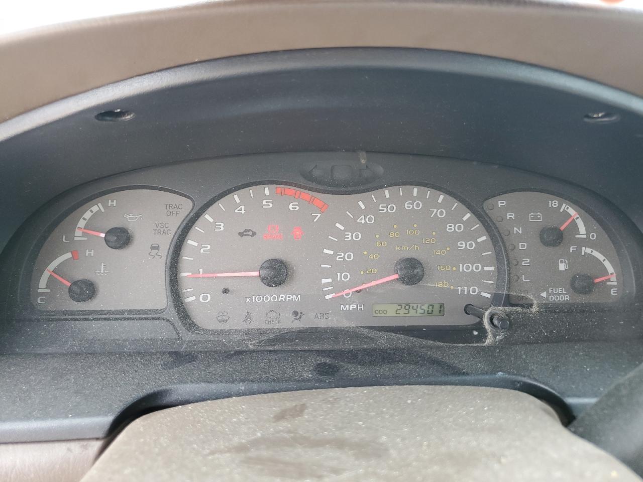 2004 Toyota Sequoia Sr5 VIN: 5TDZT34A84S215857 Lot: 64395935