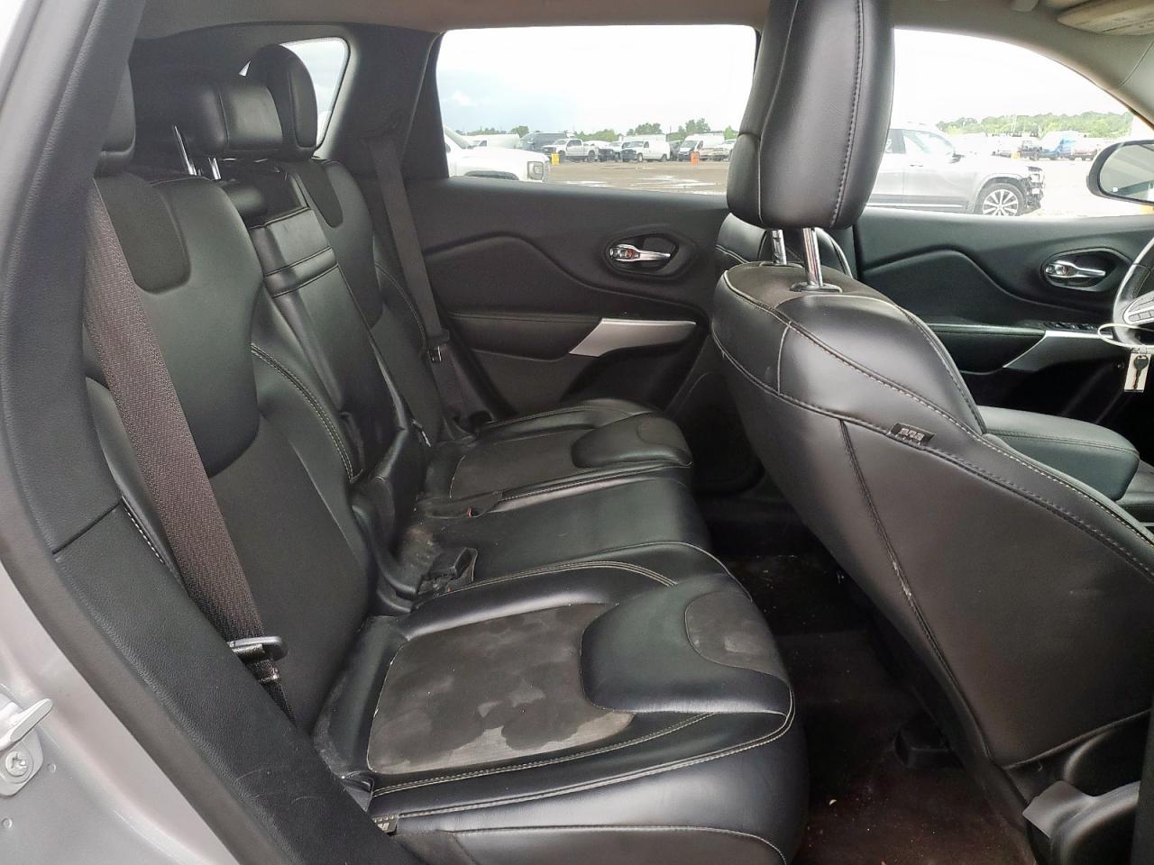 2018 Jeep Cherokee Latitude Plus VIN: 1C4PJLLB3JD552905 Lot: 64096015