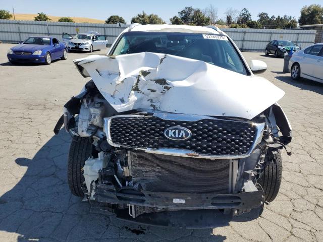  KIA SORENTO 2016 Белый