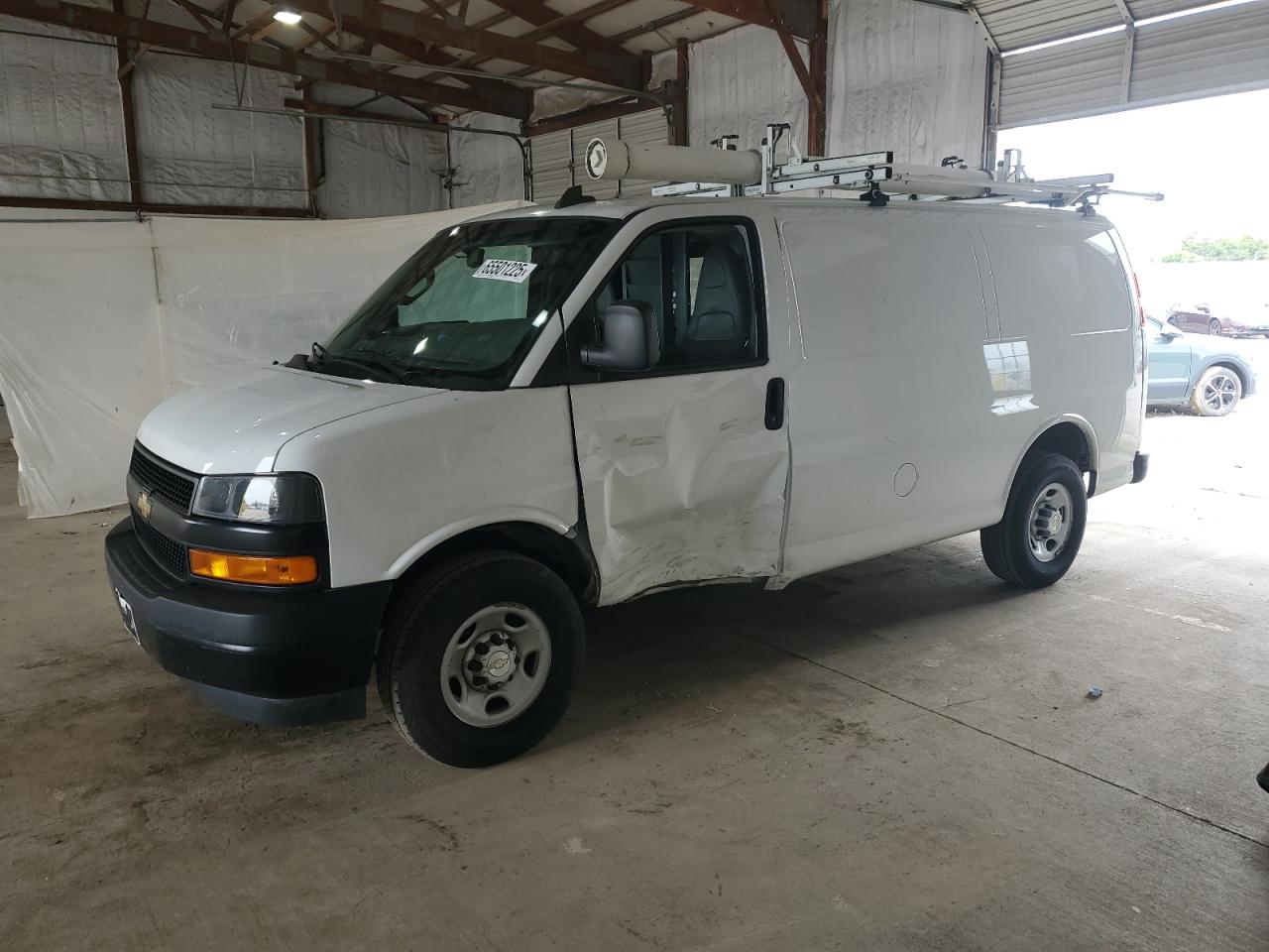 2022 Chevrolet Express G2500 white null gas 1GCWGAF78N1138774 photo #1