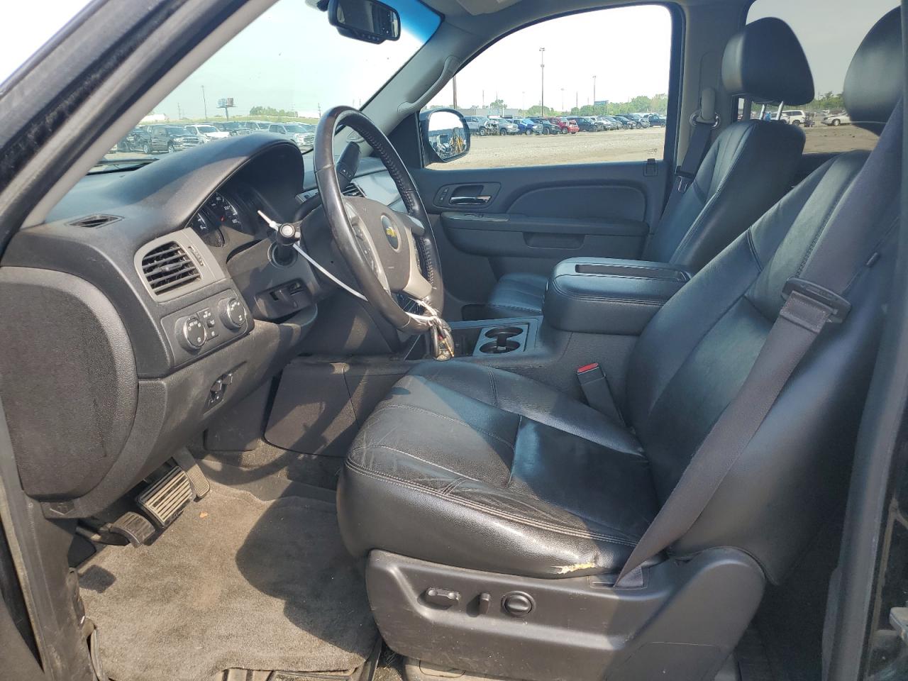 1GNSKBE05DR181063 2013 Chevrolet Tahoe K1500 Lt