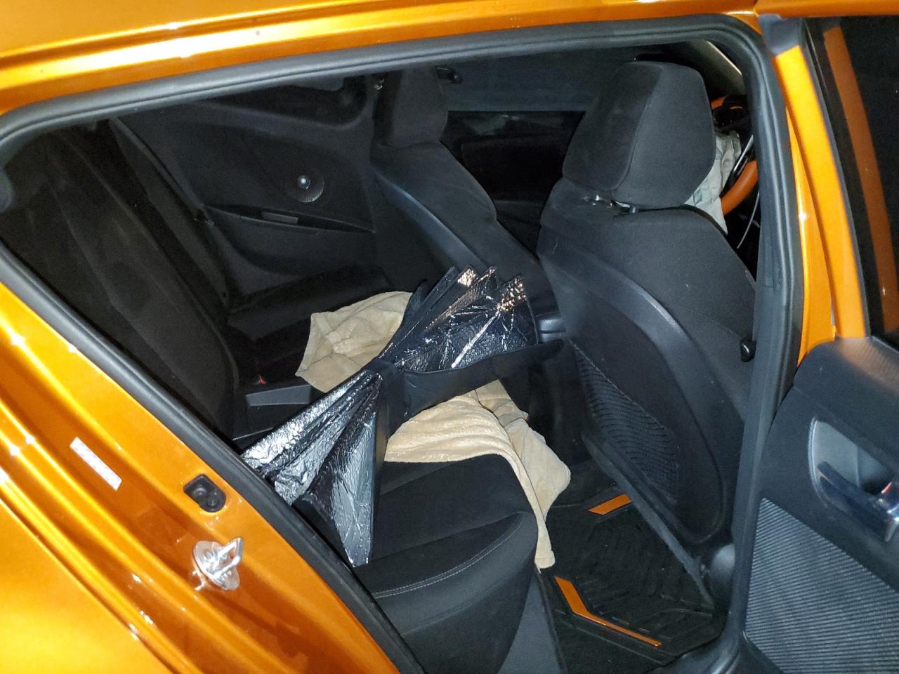 kmhtc6ad8hu312303 KMHTC6AD8HU312303 2017 Hyundai Veloster