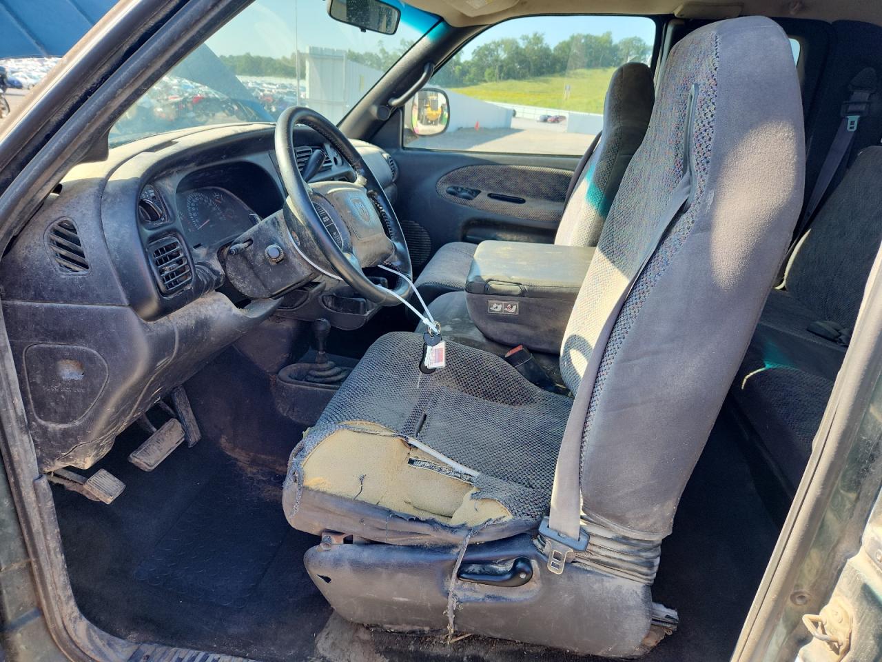 2001 Dodge Ram 1500 VIN: 3B7HF13Z31M582823 Lot: 62861405