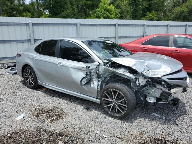  TOYOTA CAMRY 2021 Srebrny