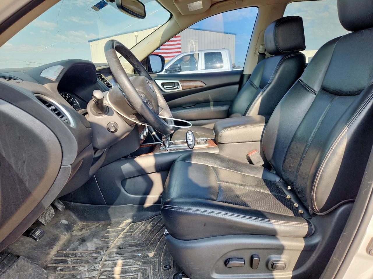 2018 Nissan Pathfinder S VIN: 5N1DR2MM5JC660319 Lot: 63500325