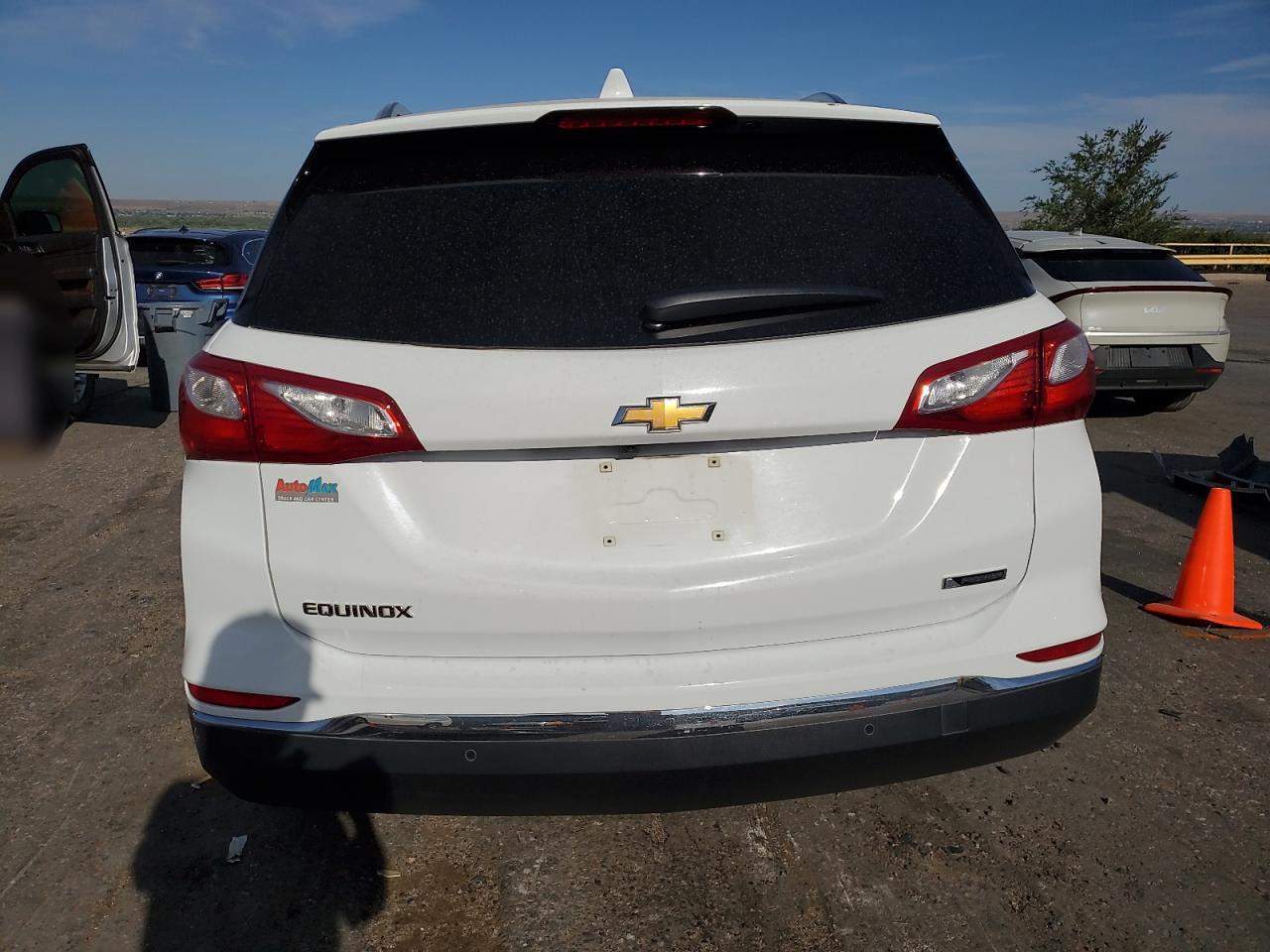 2018 Chevrolet Equinox Premier VIN: 2GNAXMEV4J6187139 Lot: 64096875