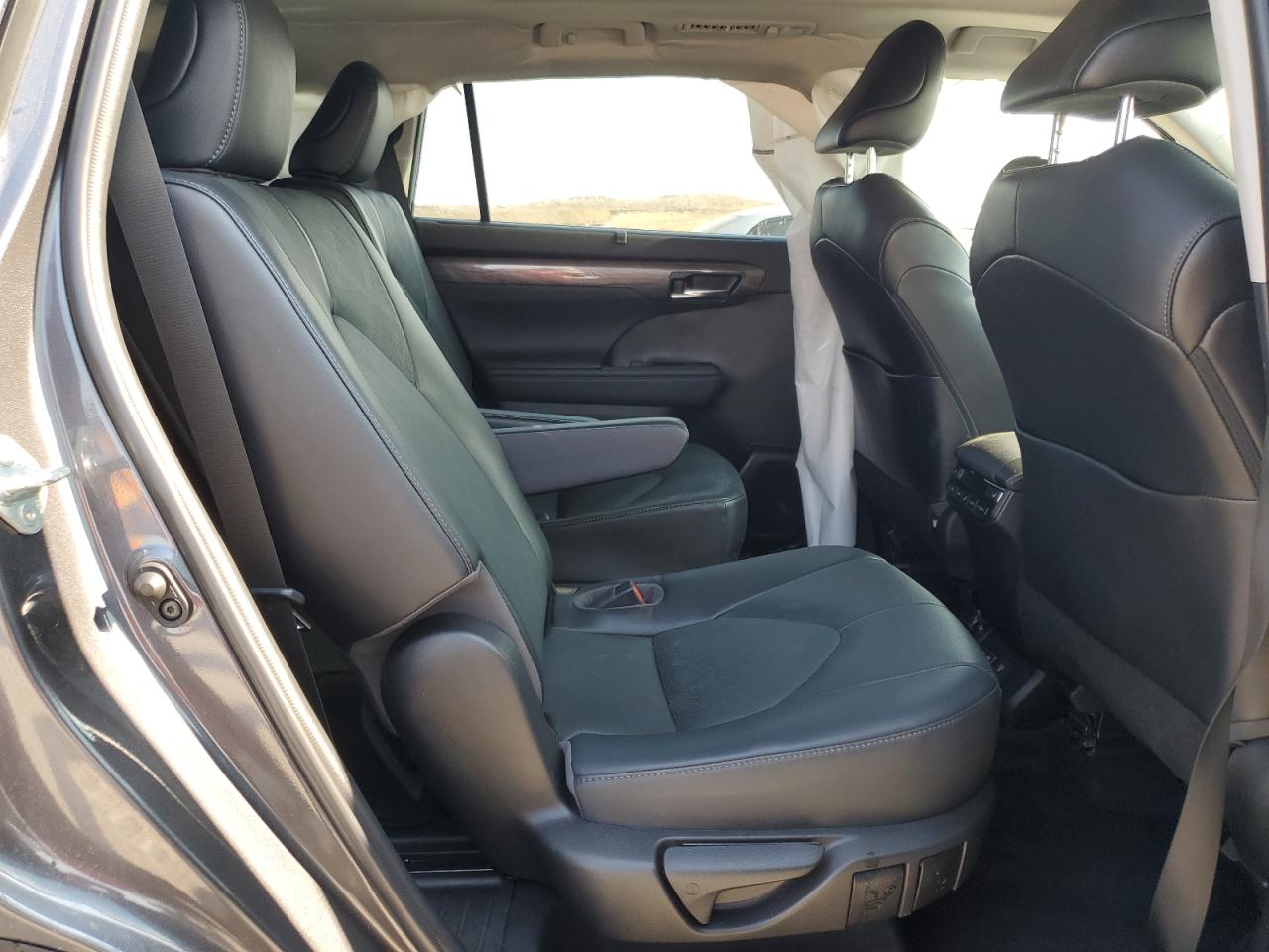2022 Toyota Highlander Platinum VIN: 5TDFZRBH7NS232882 Lot: 63442435