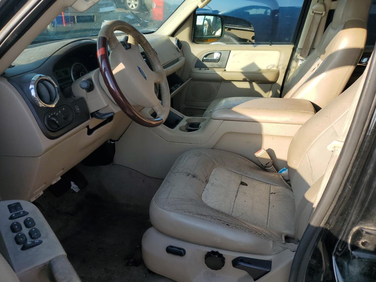 2005 Ford Expedition Eddie Bauer VIN: 1FMFU17555LA18548 Lot: 65793065