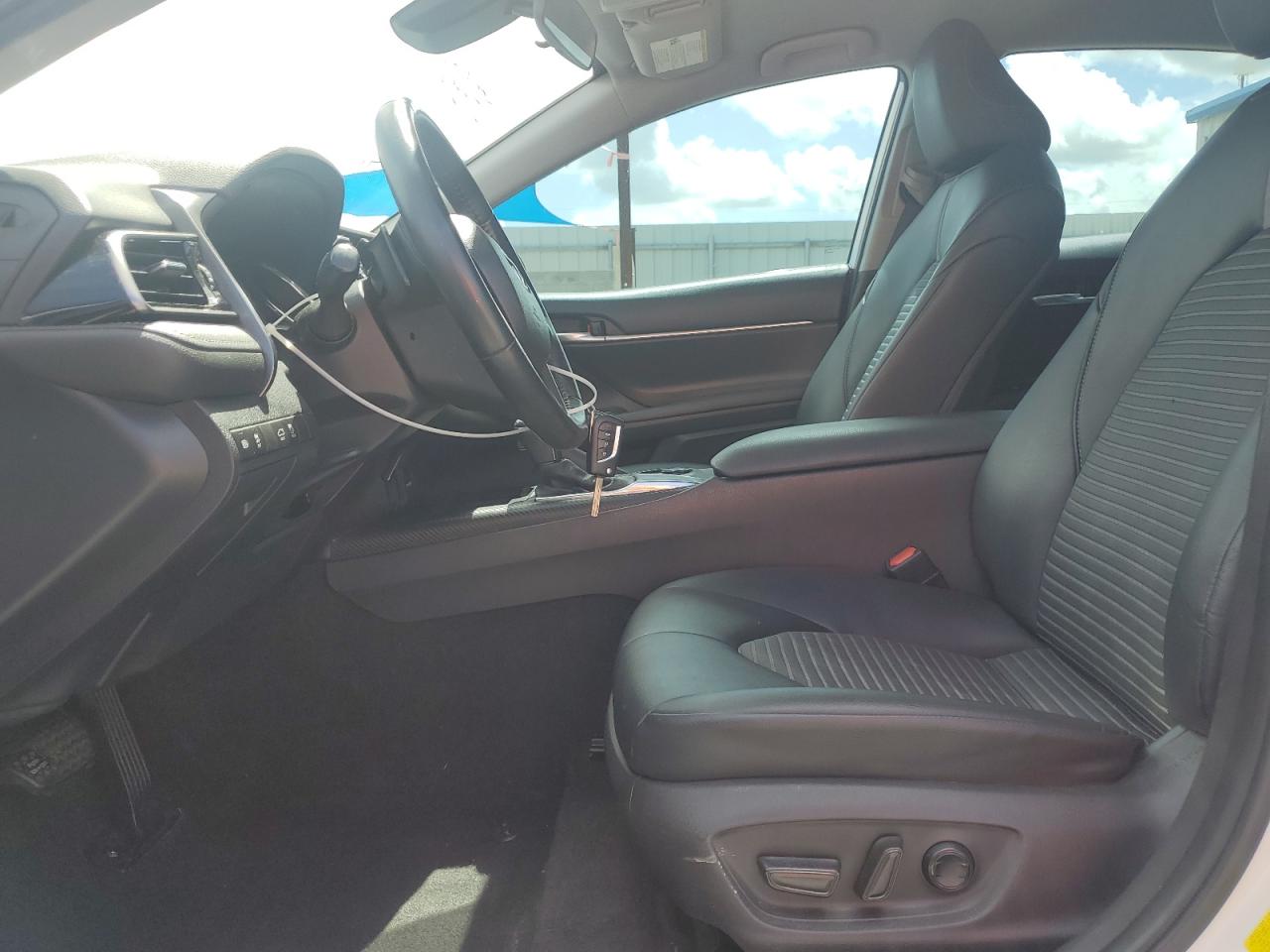2020 Toyota Camry Se VIN: 4T1G11AK2LU381523 Lot: 64955855