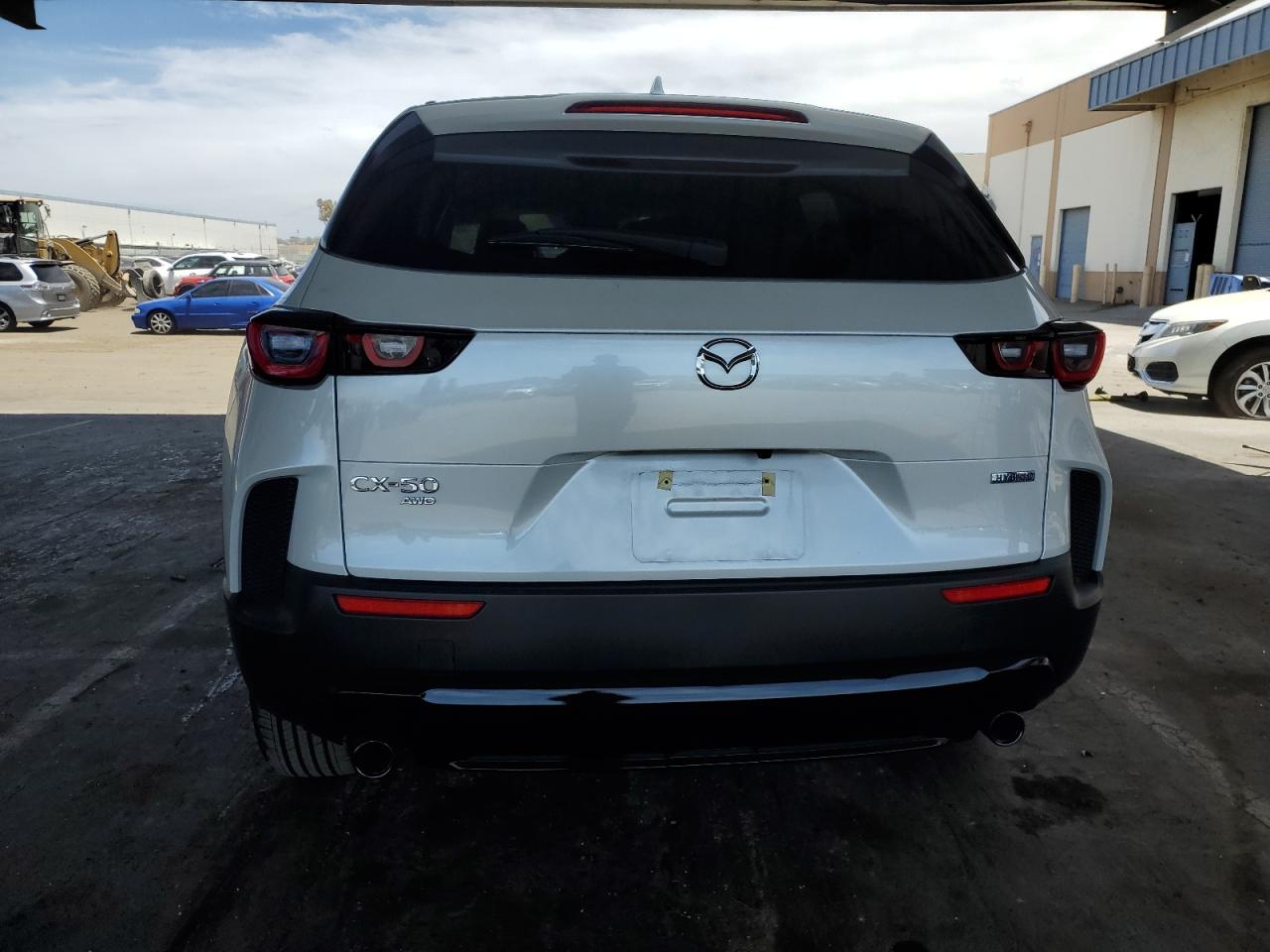 2025 Mazda Cx-50 Premium VIN: 7MMVAADW4SN112796 Lot: 63674445