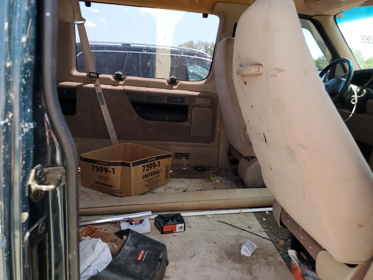 1998 Ford Econoline E150 VIN: 1FMRE11L0WHA00514 Lot: 64441065